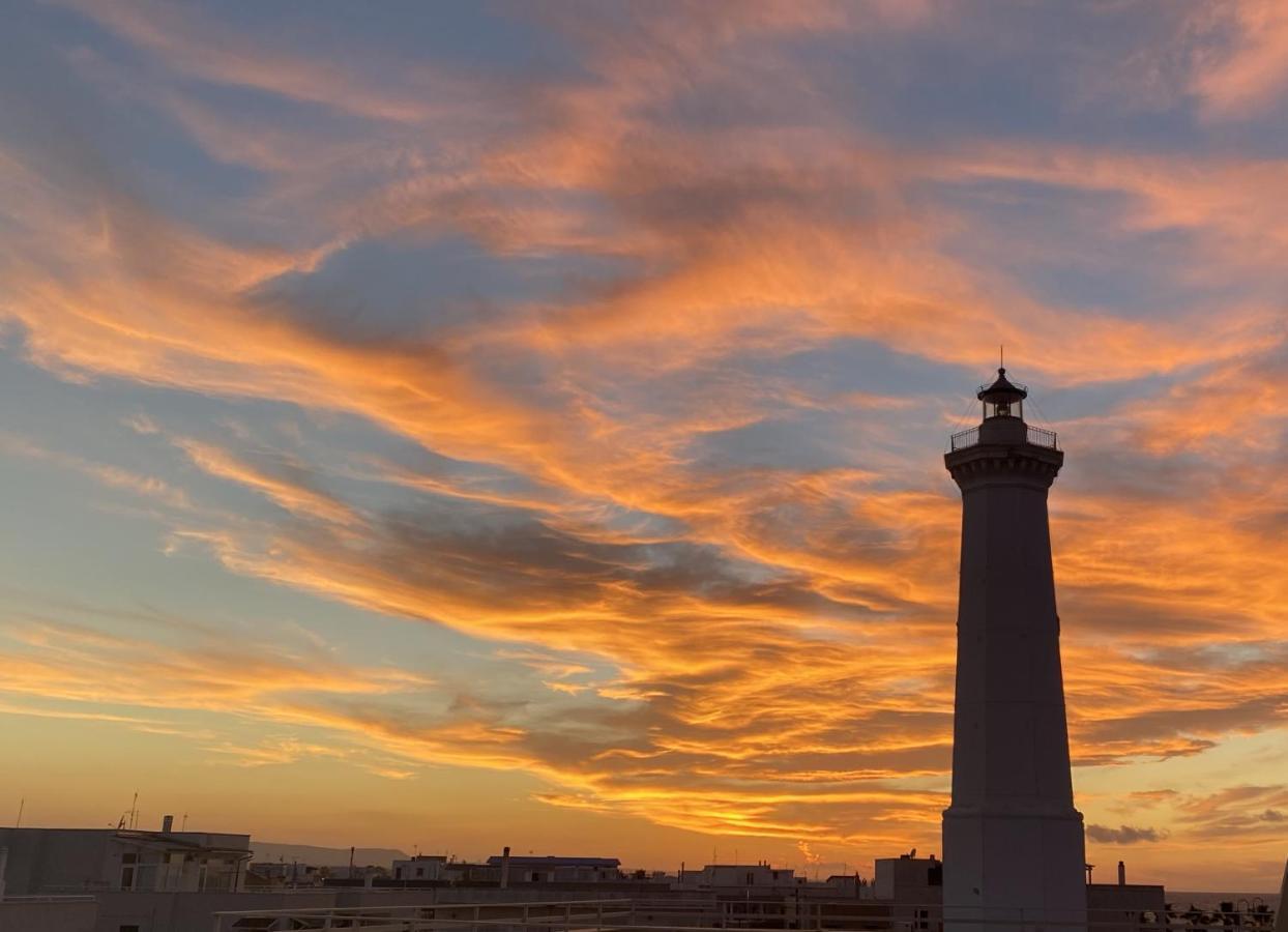 Sotto Il Faro Leilighet Torre Canne Eksteriør bilde